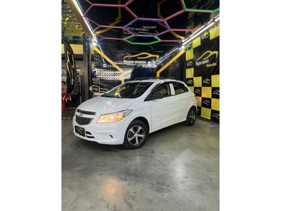 CHEVROLET ONIX 1.0 MPFI LS 8V FLEX 4P MANUAL CHEVROLET ONIX 1.0 MPFI LS 8V FLEX 4P MANUAL